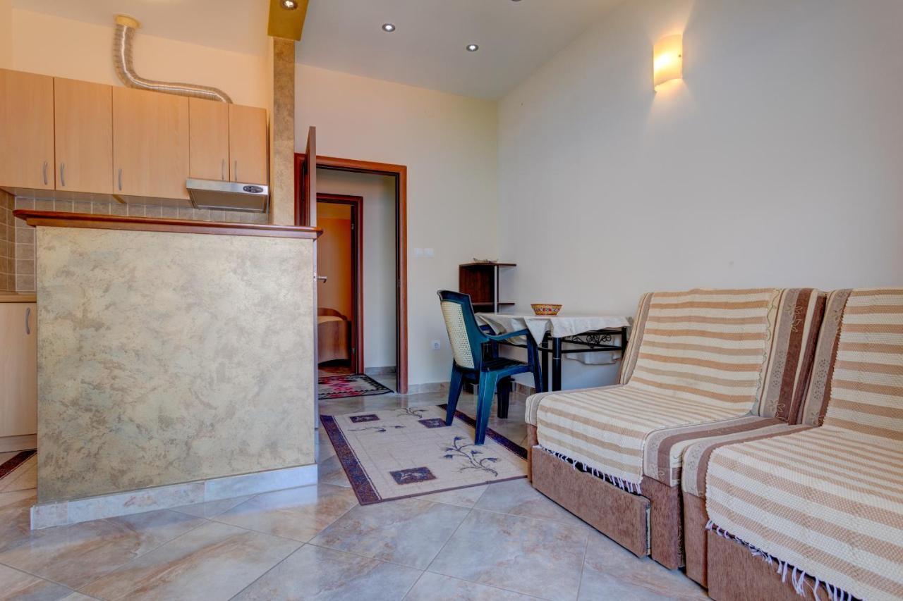 קוטור La Castagna Apartments מראה חיצוני תמונה