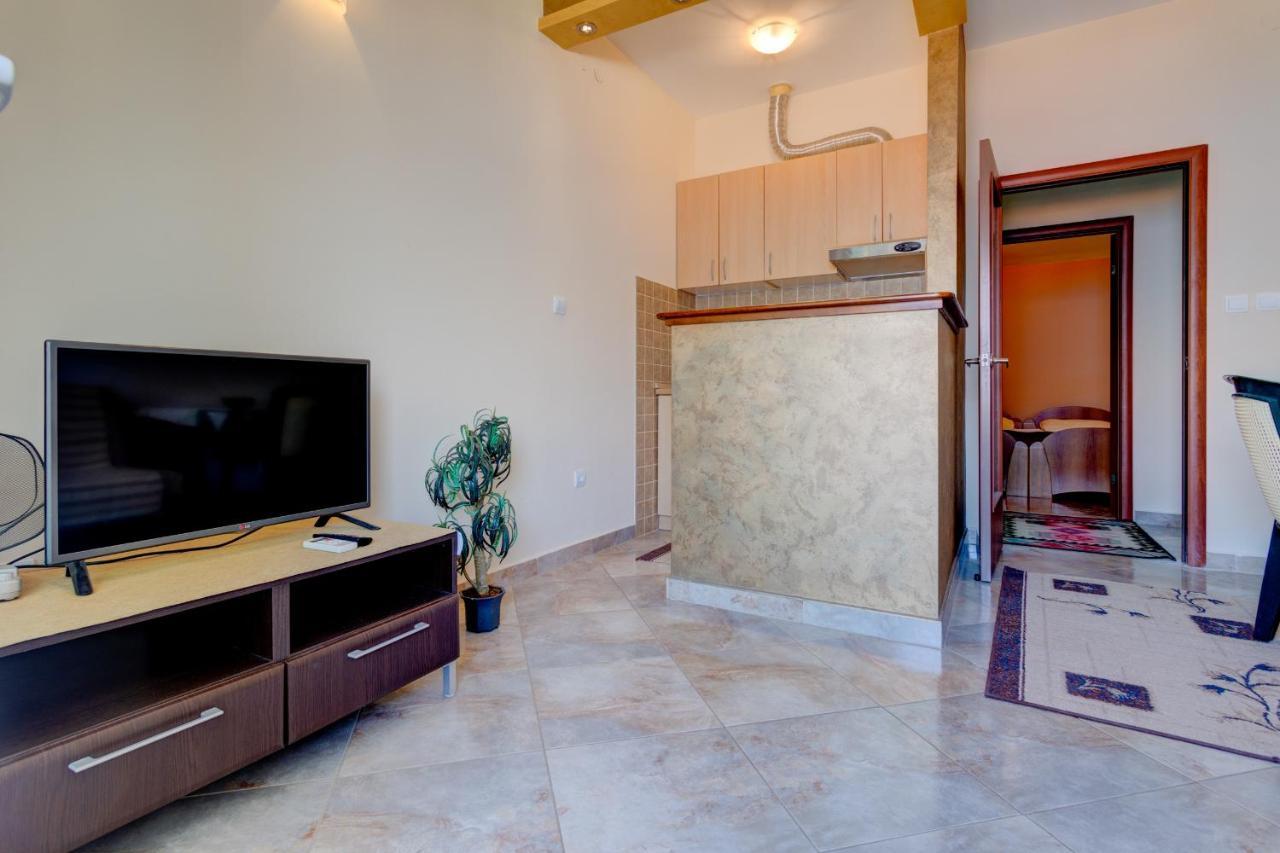 קוטור La Castagna Apartments מראה חיצוני תמונה
